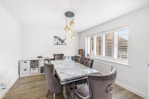 4 bedroom house for sale, Blunden Way, Horley RH6