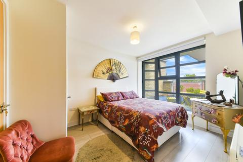 2 bedroom flat to rent, Clapham Park Road, SW4