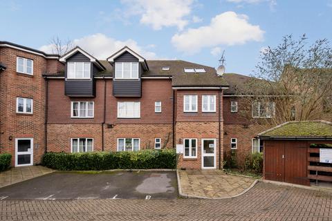 2 bedroom flat to rent, Colborne Court, SW19