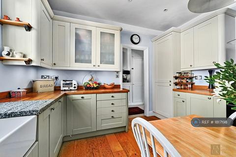 3 bedroom maisonette to rent, St Georges Road, Brighton, BN2