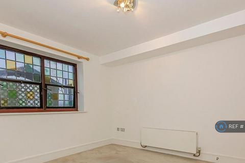 2 bedroom flat to rent, Alexandra Park Road, London, N22