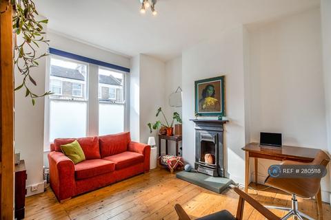 1 bedroom flat to rent, Nutcroft Road, London, SE15