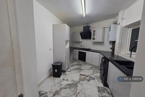 5 bedroom semi-detached house to rent, Logan Road, Wembley, HA9
