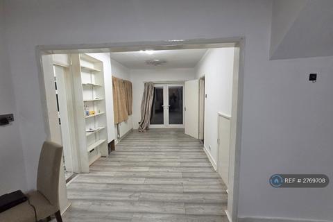 5 bedroom semi-detached house to rent, Logan Road, Wembley, HA9