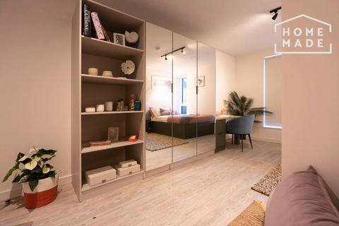 Studio to rent, The Rex. KY1