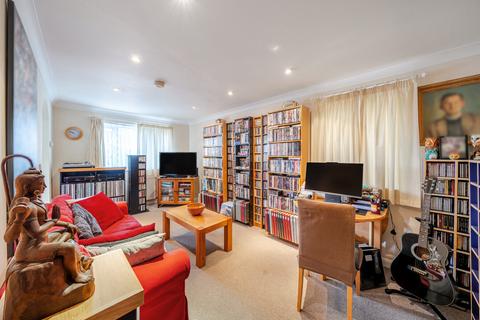 2 bedroom apartment for sale, Alice Close, New Barnet, Barnet, EN5