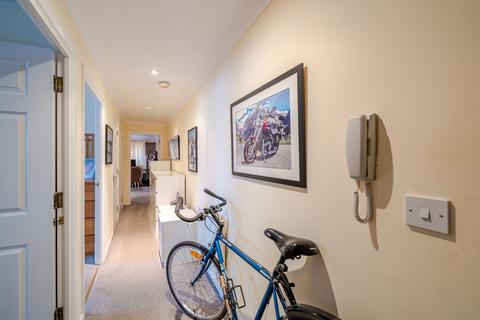 2 bedroom apartment for sale, Alice Close, New Barnet, Barnet, EN5