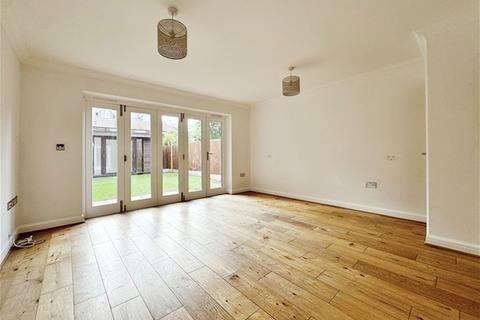 3 bedroom detached house for sale, Harpenden AL5