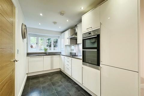 3 bedroom detached house for sale, Harpenden AL5