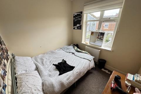 5 bedroom terraced house to rent, Ladybarn Lane, Manchester