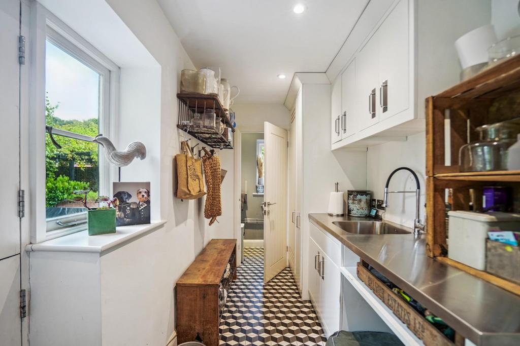 Utility &amp; Cloakroom