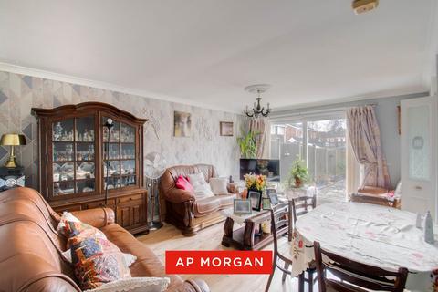 undefined, Warren Close, Tipton, Sandwell, West Midlands, DY4