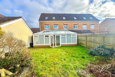 4 bedroom semi-detached house to rent, Fairplace Close, Bridgend