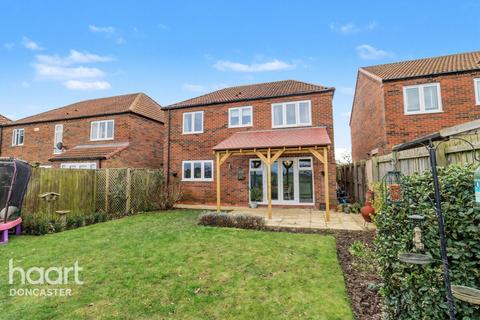 4 bedroom detached house for sale, Friar Close, Finningley, Doncaster