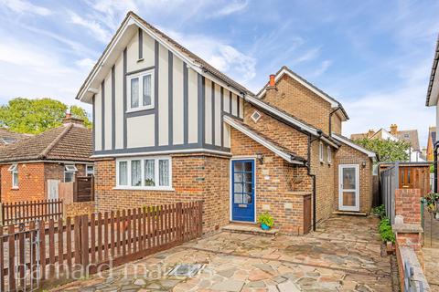 4 bedroom detached house for sale, Ifold Road, Redhill