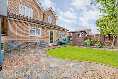 4 bedroom detached house for sale, Ifold Road, Redhill