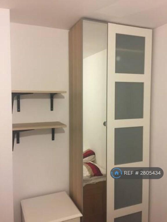 Allocated Wardrobe With Mirror
