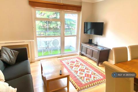 3 bedroom flat to rent, Norman House, London, SW8