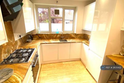 3 bedroom flat to rent, Norman House, London, SW8
