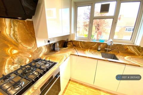 3 bedroom flat to rent, Norman House, London, SW8