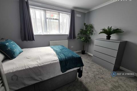1 bedroom in a house share to rent, Olympic Way, Greenford, UB6