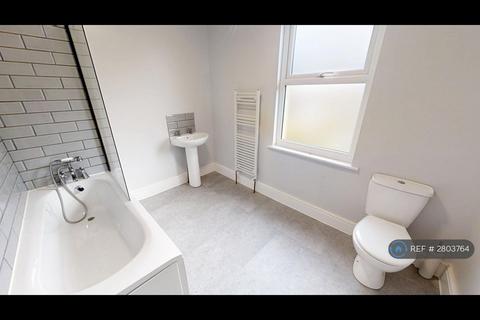 1 bedroom in a house share to rent, Edwin St, Gravesend, DA12