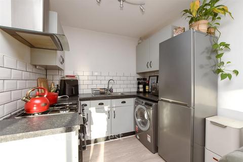 2 bedroom ground floor flat for sale, Garlands Road, Redhill, Surrey