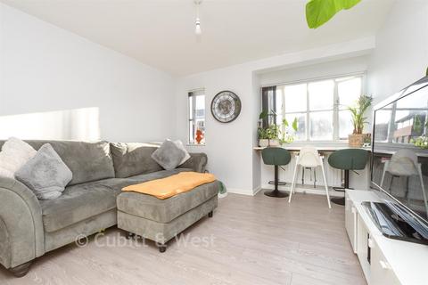 2 bedroom ground floor flat for sale, Garlands Road, Redhill, Surrey