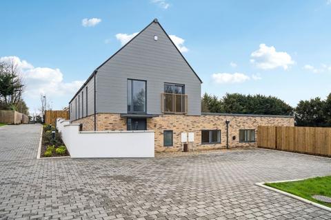 undefined, Toms Lane, Kings Langley, Hertfordshire, WD4