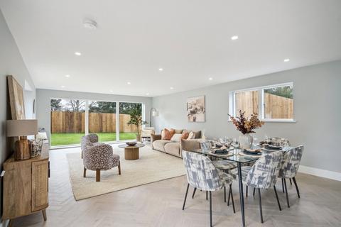 undefined, Toms Lane, Kings Langley, Hertfordshire, WD4