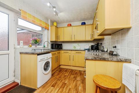 3 bedroom semi-detached house for sale, Matlock Drive, North Hykeham, Lincoln