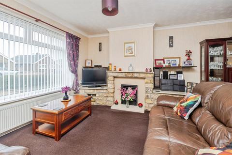 3 bedroom semi-detached house for sale, Matlock Drive, North Hykeham, Lincoln