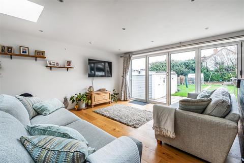3 bedroom chalet for sale, WARENNE ROAD, FETCHAM, KT22