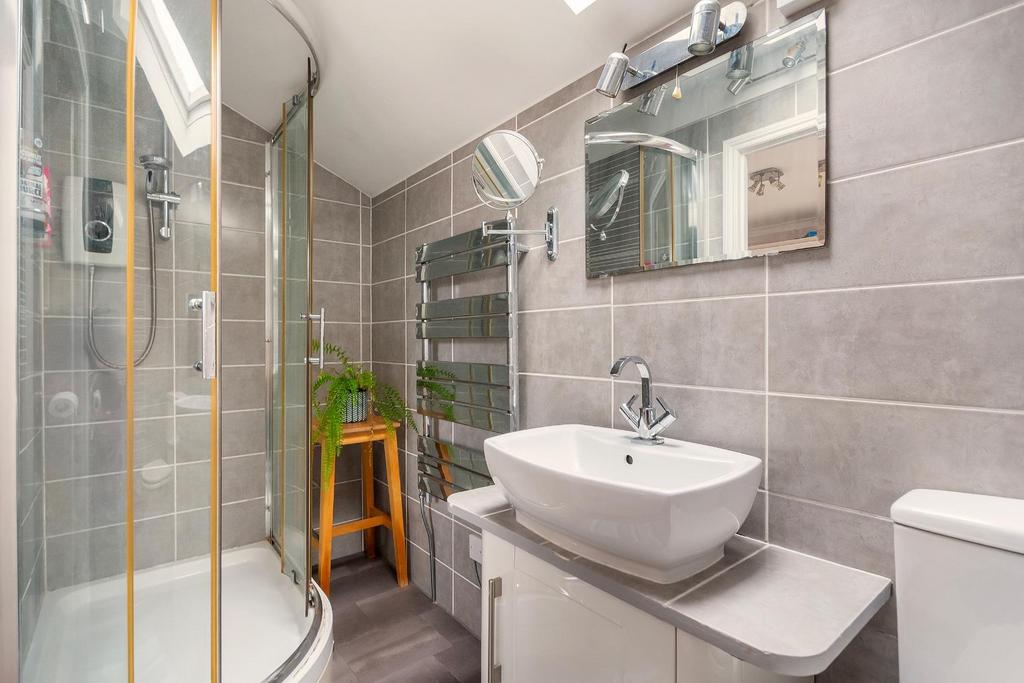 1 L7 ACCD - Ensuite B.jpg