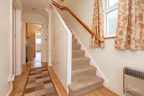 2 bedroom semi-detached house for sale, St. Michael's Avenue, Ryde