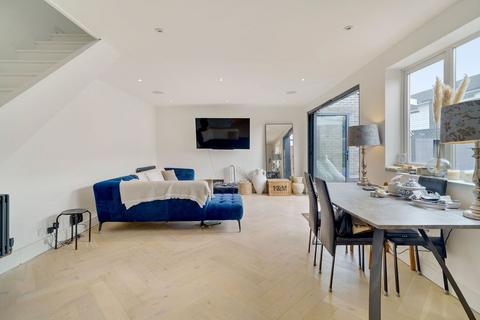 3 bedroom semi-detached house for sale, Rowditch Lane, London SW11