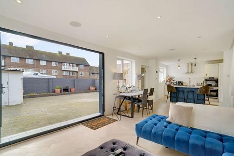 undefined, Rowditch Lane, London SW11