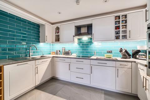 2 bedroom apartment for sale, Oatlands Drive, Weybridge, KT13