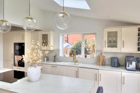 3 bedroom semi-detached house for sale, Wallis Avenue, Lincoln, LN6