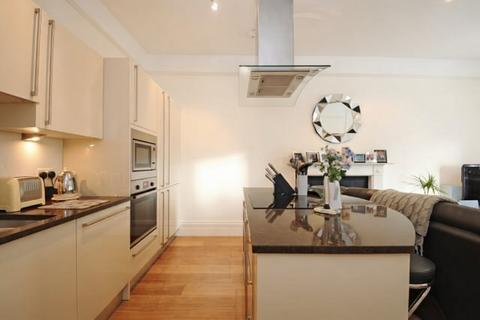 2 bedroom flat for sale, Shepherds Hill, Highgate, N6