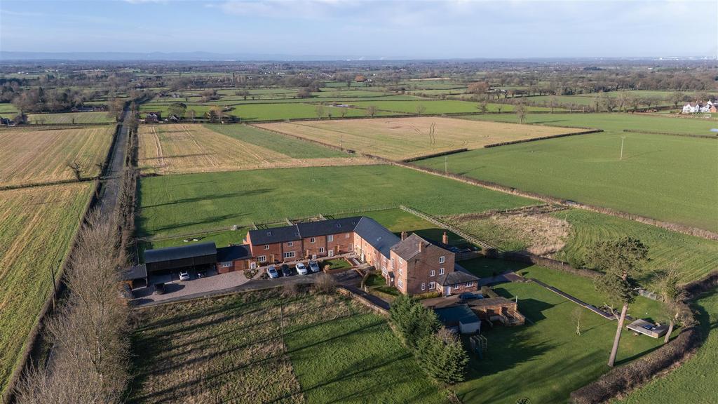 3 Manor Farm Barns-052.jpg