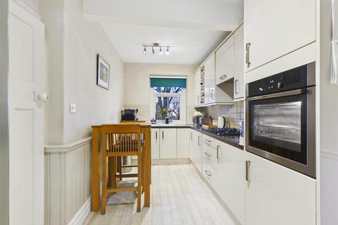 3 bedroom end of terrace house for sale, Green Lane, Buxton