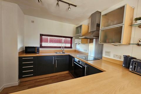 2 bedroom flat for sale, Geoffrey Watling Way, Norwich