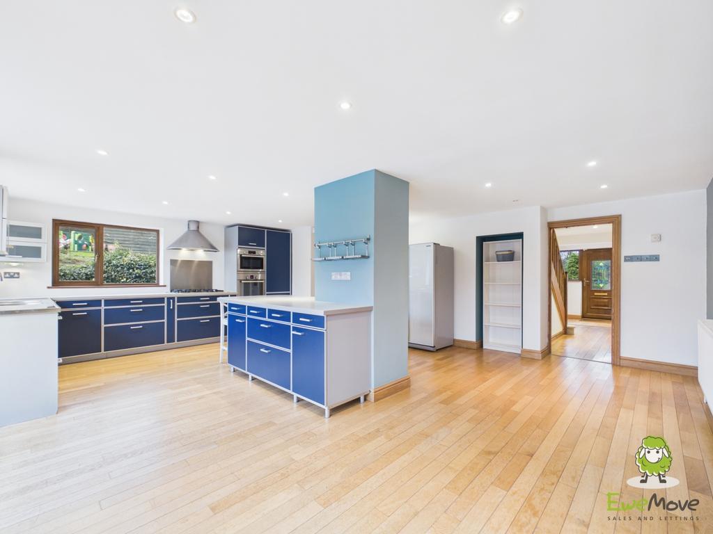 Ewe Move Basingstoke Wokefield Row Kitchen