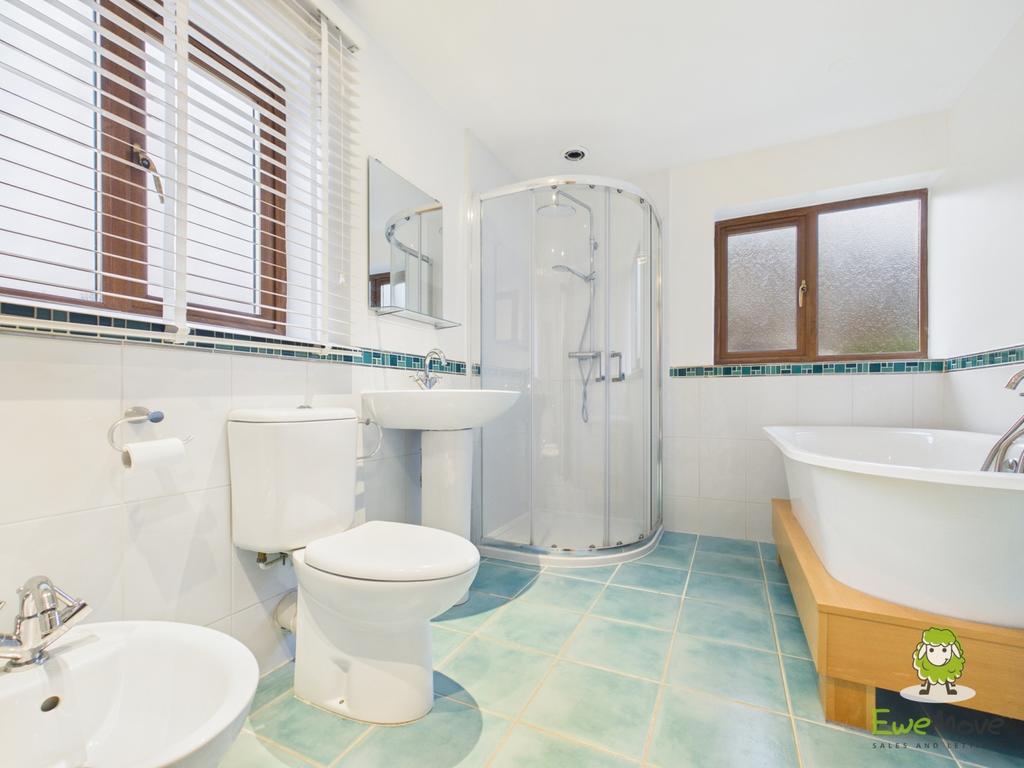Ewe Move Basingstoke Wokefield Row Bathroom