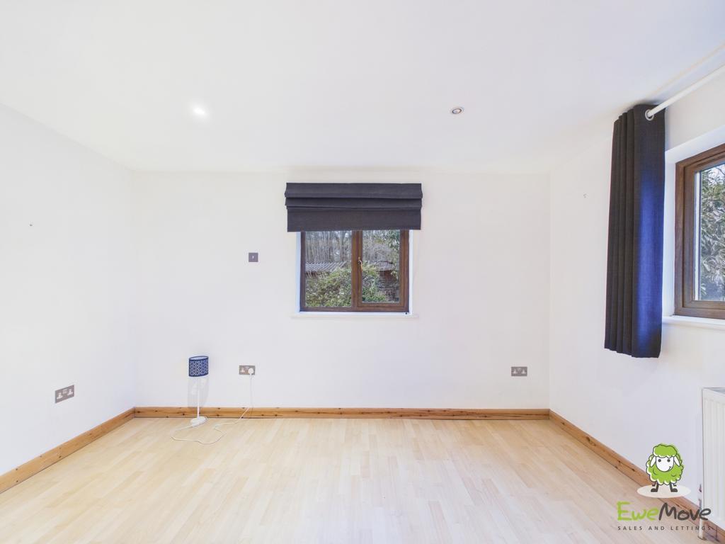 Ewe Move Basingstoke Wokefield Row Bedroom One