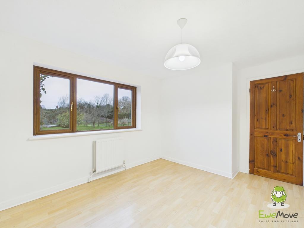 Ewe Move Basingstoke Wokefield Row Bedroom Three