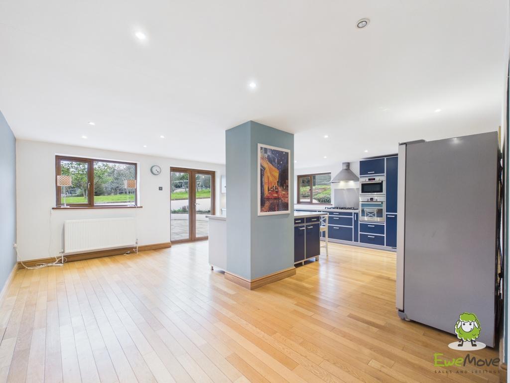 Ewe Move Basingstoke Wokefield Row Kitchen