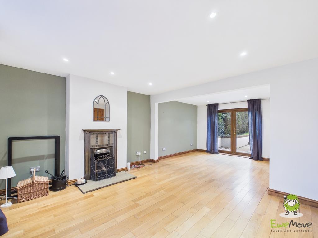 Ewe Move Basingstoke Wokefield Row Living Room