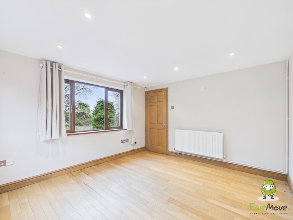Ewe Move Basingstoke Wokefield Row Family Room